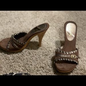 Brown cute heels